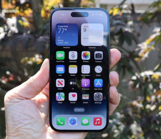 iPhone 15 leak shows the screen glass for three models, and the Pros still look best