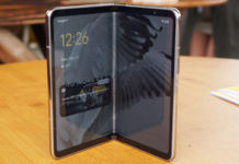 Google is exploring the idea of its own Galaxy Z Flip 4 foldable